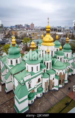 Die goldenen Kuppeln des Sophienkathedralenkomplexes, UNESCO-Weltkulturerbe, Kiew (Kiew), Ukraine, Europa Stockfoto