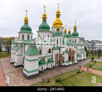 Die goldenen Kuppeln des Sophienkathedralenkomplexes, UNESCO-Weltkulturerbe, Kiew (Kiew), Ukraine, Europa Stockfoto