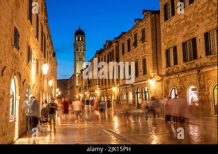 Hauptboulevard Stradun in der historischen Stadt Dubrovnik, UNESCO-Weltkulturerbe, Süddalmatien, Adriaküste, Kroatien, Europa Stockfoto