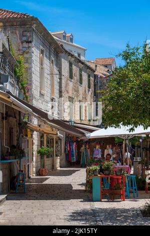 Typische Straßenansicht von Cavtat an der Adria, Cavtat, Dubrovnik Riviera, Kroatien, Europa Stockfoto