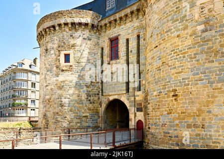 Die Portes Mordelaises, Châtelet d'entrée, ist ein Überbleibsel der Stadtmauern von Rennes in der Bretagne, Frankreich Stockfoto