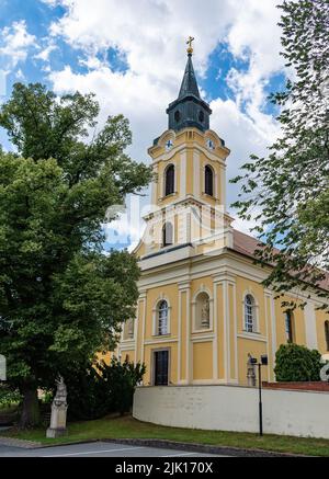 Ratiskovice, Tschechische Republik - Juli 7 - Kirche der heiligen Kyrill und Methodius. Kirche der Heiligen Kyrill und Methodius im Dorf Ratiskovice Stockfoto