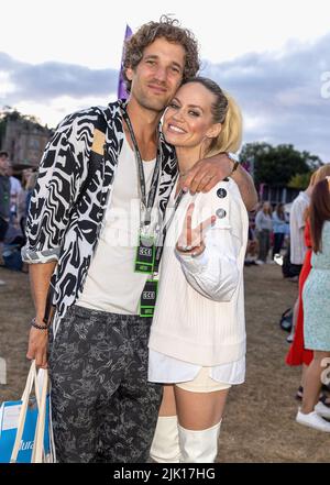 READING, UK. 25. Juli 2022: Max Rogers und Kimberley Wyatt nehmen am Flackstock Festival in Reading, Berkshire, England, Teil. Kredit: S.A.M./Alamy Live Nachrichten Stockfoto