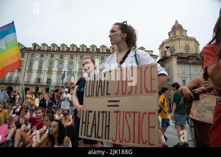 29. Juli 2022, Turin, Piemont/Turin, Italien: Jugendliche protestieren während des Marsches des Klimasoziallagers am 29. Juli 2022 in Turin, Italien. Fridays for Future ist eine globale Klimastreik-Bewegung von Schülern, die im August 2018 mit der schwedischen Schülerin Greta Thunberg mediatisiert wurde. (Bild: © Alberto Gandolfo/Pacific Press via ZUMA Press Wire) Stockfoto