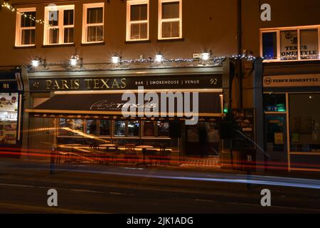 Light Trails auf der High Street, Kilkenny, Irland Stockfoto