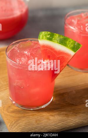 Erfrischende Wassermelone Agua Fresca mit Limette und Zucker Stockfoto