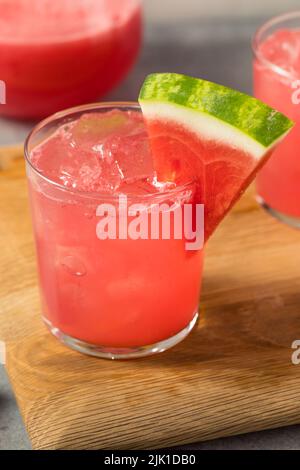 Erfrischende Wassermelone Agua Fresca mit Limette und Zucker Stockfoto