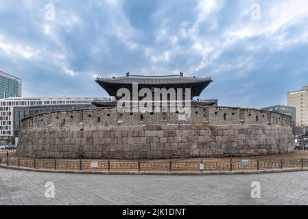 Seoul City Wall Festung Schutz der Hauptstadt von Südkorea am 14. Februar 2022 Stockfoto