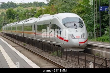 Aachen juli 2022: Das EIS auf dem Weg von Köln nach Aachen Stockfoto