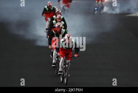 Birmingham, Großbritannien. 28.. Juli 2022. Darsteller während der Eröffnungszeremonie der Commonwealth Games im Alexander Stadium, Birmingham. Kredit: Paul Terry Foto/Alamy Live Nachrichten Stockfoto