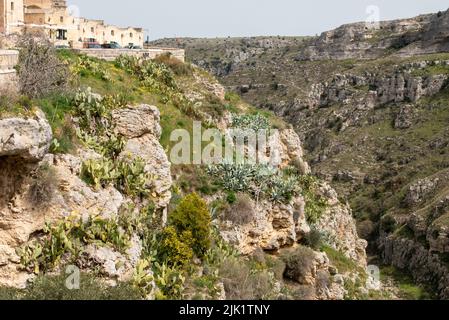 Blick über die Schlucht von Miera in Italien Stockfoto