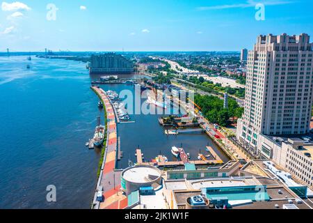 Luftaufnahme der Küste von Philadelphia mit Blick nach Süden entlang des Delaware River Stockfoto