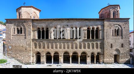 Ein Panoramablick auf die façade des 11.. Cen. Byzantinische Kirche der Heiligen Sophia, in der Altstadt von Ohrid am Ufer des Ohridsees in Nord-Macedo Stockfoto