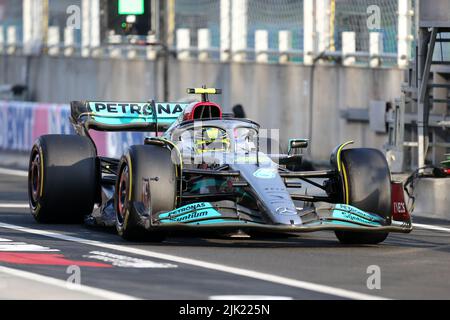 Budapest, Ungarn. 29.. Juli 2022. Lewis Hamilton vom Mercedes AMG Petronas F1 Team auf Kurs beim Training vor dem Grand Prix von Ungarn F1 auf dem Hungaroring am 29. Juli 2022 in Mogyorod, Ungarn. Quelle: Marco Canoniero/Alamy Live News Stockfoto