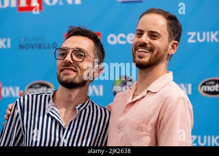 Giffoni Valle Piana, Salerno, Italien. 29.. Juli 2022. Alessio Colucci und Luca Sciarrillo aka Ufozero2 nehmen an der Fotocolade beim Giffoni Film Festival 2022 am 29. Juli 2022 in Giffoni Valle Piana, Italien Teil (Bildquelle: © Francesco Luciano/ZUMA Press Wire) Bildquelle: ZUMA Press, Inc./Alamy Live News Stockfoto