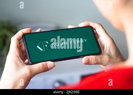 Brasilien. 29.. Juli 2022. In dieser Abbildung wird das Korn Ferry-Logo auf einem Smartphone-Bildschirm angezeigt. (Foto von Rafael Henrique/SOPA Images/Sipa USA) Quelle: SIPA USA/Alamy Live News Stockfoto