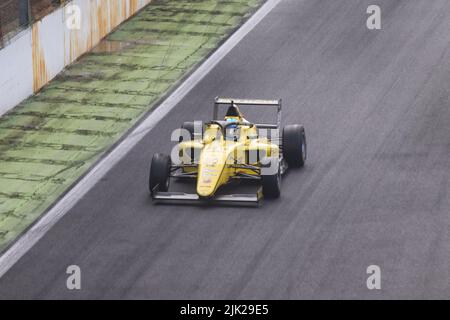Sao Paulo, Brasilien. 29.. Juli 2022. São PAULO, SP - 29.07.2022: F'RMULA 4 BRASIL EM INTERLAGOS - Vinicius Tessaro während des Qualifyings der Formel 4 Brasilien in Interlagos, São Paulo, am Freitag Nachmittag (29). (Foto: Yuri Murakami/Fotoarena) Quelle: Foto Arena LTDA/Alamy Live News Stockfoto
