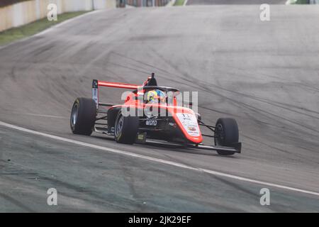 Sao Paulo, Brasilien. 29.. Juli 2022. São PAULO, SP - 29.07.2022: F'RMULA 4 BRASIL EM INTERLAGOS - Lucas Staico während des Qualifyings der Formel 4 Brasilien in Interlagos, São Paulo, am Nachmittag dieses Freitags (29). (Foto: Yuri Murakami/Fotoarena) Quelle: Foto Arena LTDA/Alamy Live News Stockfoto