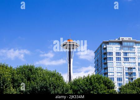 Blick auf die Weltraumnadel an sonnigen Sommertagen, Seattle Stockfoto
