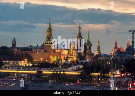Die Kathedrale von Vasilij dem Seligen (russisch: Собо́р Васи́лия Блаже́нного, tr. Sobór Vasíliya Blazhénnogo), allgemein bekannt als Basilius-Kathedrale. Stockfoto
