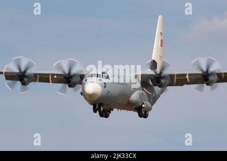 Die Royal Bahraini Air Force Hercules kommt an Land. Stockfoto