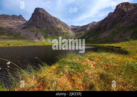 Landschaft auf Grøtfjorden, Insel Kvaløya, Nordnorwegen Stockfoto