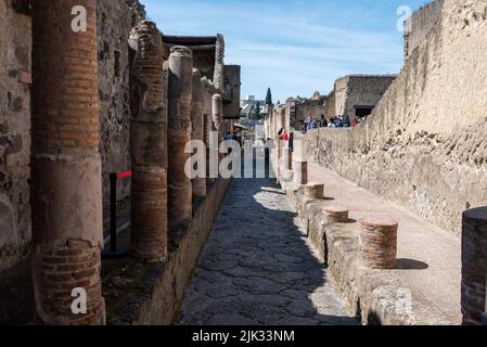 Verlassene Straße Cardo IV Superiore in der antiken Stadt Herculaneum, Italien Stockfoto