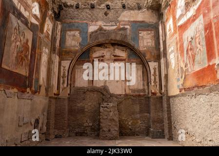 HERCULANEUM, ITALIEN - 04. MAI 2022 - Augustussaal in Herculaneum, Italien Stockfoto