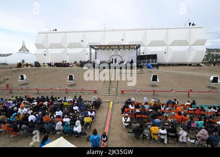 Kanada. 29.. Juli 2022. Kanada, Iqaluit, 2022/07/29 Papst Franziskus bei seinem Treffen mit Indigenen an der Nakasuk-Schule in Iqaluit, Nunavut, Kanada Foto von Vatican Mediia/Catholic Press Photo . BESCHRÄNKT AUF REDAKTIONELLE VERWENDUNG - KEIN MARKETING - KEINE WERBEKAMPAGNEN. Kredit: Unabhängige Fotoagentur Srl/Alamy Live Nachrichten Stockfoto