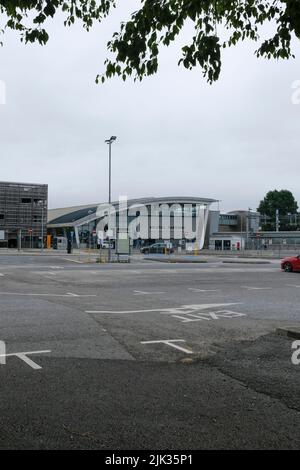 Bristol, Großbritannien. 30.. Juli 2022. ASLEF, die Gewerkschaft der Lokführer, streikt. Der Bahnhof Bristol Parkway ist heute fast menschenleer. Normalerweise sehr beschäftigt an einem Sommersamstagmorgen, Credit: JMF News/Alamy Live News Stockfoto