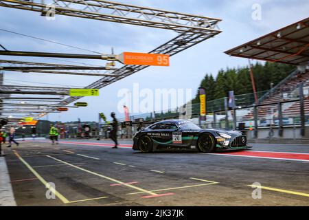 Spa Francorchamps, Belgien. 29.. Juli 2022. Pit-Lane, SPS Automotive, performanceMercedes-AMG GT3 Quelle: Independent Photo Agency/Alamy Live News Stockfoto