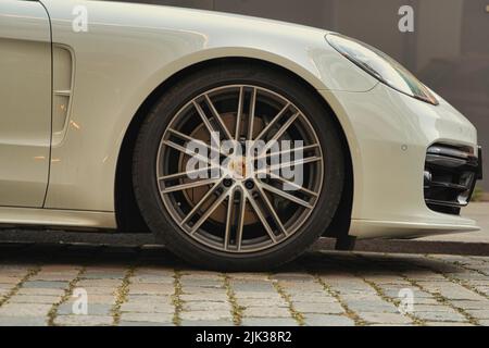 porsche panamera 4 Stockfoto