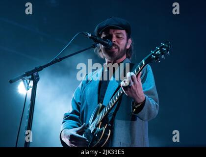 Supergrass headelt die Hauptbühne bei Kendal Calling. Freitag, 29.. Juli 2022 Stockfoto