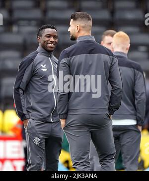 Antonio Colak und Fashion Sakala der Rangers auf dem Spielfeld vor dem Cinch Premiership-Spiel in der Tony Macaroni Arena, Livingston. Bilddatum: Samstag, 30. Juli 2022. Stockfoto