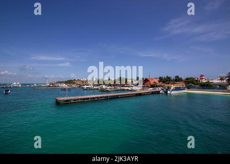 Der Fährhafen auf Isla Mujeres bei Cancun, Mexiko Stockfoto