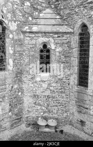 Außenansicht der St. Mawgan-in-Meneage Church, The Lizard, Cornwall Stockfoto