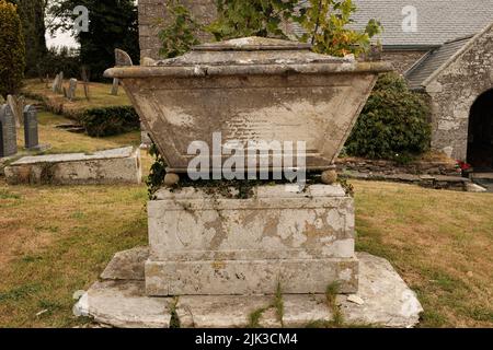 Außenansicht der St. Mawgan-in-Meneage Church, The Lizard, Cornwall Stockfoto