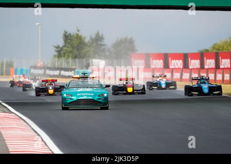 Mogyorod, Ungarn. 30.. Juli 2022. Sicherheitsfahrzeug, während der 6. Runde der FIA Formel 3 Meisterschaft 2022, vom 28. Bis 31. Juli 2022 auf dem Hungaroring, in Mogyorod, Ungarn - Foto Antonin Vincent / DPPI Credit: DPPI Media/Alamy Live News Stockfoto