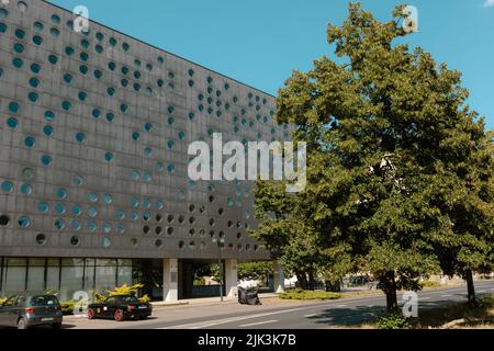 Wrocław, POLEN - 28. JULI 2022: Technische Universität Wrocław, Gebäude C-13 Stockfoto