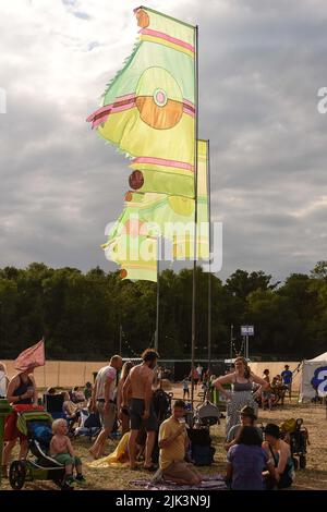 Malmesbury, Großbritannien. 29.. Juli 2022. Das WOMAD (World of Music and Dance) Festival fand im Charlton Park, Wiltshire, statt. Zum vierzigsten Jubiläum des Festivals versammelten sich Acts aus der ganzen Welt. Kredit: ZUMA Press, Inc./Alamy Live Nachrichten Stockfoto