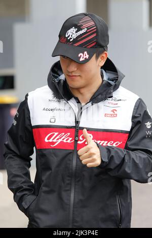 Magyorod, Ungarn. Juli 30. 2022. Formel 1 großer Preis von Ungarn in Hungaroring, Ungarn. Im Bild: Zhou Guanyu (CHN) von Alfa Romeo © Piotr Zajac/Alamy Live News Stockfoto