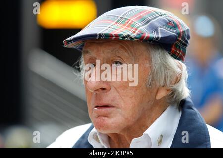 Magyorod, Ungarn. 30. Juli 2022. Formel 1 großer Preis von Ungarn in Hungaroring, Ungarn. Im Bild: Sir Jackie Stewart im Fahrerlager der Formel 1 © Piotr Zajac/Alamy Live News Stockfoto