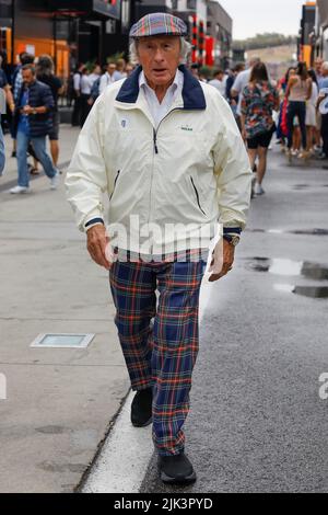 Magyorod, Ungarn. 30. Juli 2022. Formel 1 großer Preis von Ungarn in Hungaroring, Ungarn. Im Bild: Sir Jackie Stewart im Fahrerlager der Formel 1 © Piotr Zajac/Alamy Live News Stockfoto