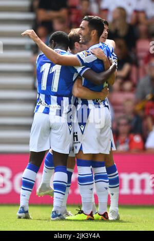 Bournemouth, Großbritannien. Bournemouth, Großbritannien. 30.. Juli 2022. 30.. Juli 2022; Vitality Stadium, Boscombe, Dorset, England: Vor der Saison freundlich, AFC Bournemouth versus Real Sociedad: Mikel Merino von Real Sociedad feiert mit seinem Team in 8. Minuten 0-1 Kredit: Action Plus Sports Images/Alamy Live News Kredit: Action Plus Sports Images/Alamy Live News Stockfoto