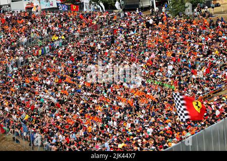 Mogyorod, Ungarn. 30.. Juli 2022. Atmosphäre im Kreislauf – Lüfter. Großer Preis von Ungarn, Samstag, 30.. Juli 2022. Budapest, Ungarn. Quelle: James Moy/Alamy Live News Stockfoto