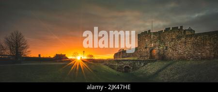 De Ireby's Turm von Carlisle Castle bei Sonnenuntergang. Stockfoto