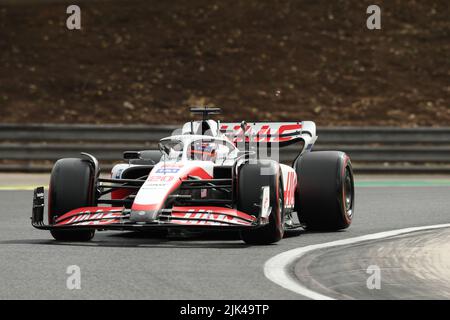 Mogyorod, Ungarn. 30.. Juli 2022; The Hungaroring, Mogyoród, Ungarn: FIA Formel 1 Grand Prix, Qualifying Sessions: Haas F1 Team, Kevin Magnussen Credit: Action Plus Sports Images/Alamy Live News Stockfoto