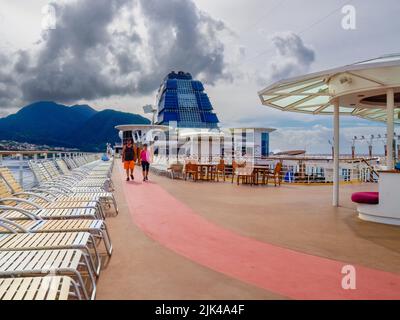 Celebrity Summit - Ca. 2013. Eisskulpturen im Hauptspeisesaal zur Mittagszeit. Stockfoto