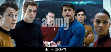 YELCHIN, PINE, PEGG, URBAN, CHO, SALDANA, STAR TREK, 2009 Stockfoto