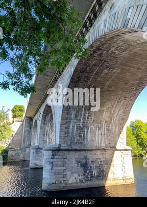 Brücke über den Fluss Etienne in Limoges, Frankreich Stockfoto